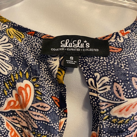 Lulu’s Romper Navy Dondi Floral Size Small - Picture 4 of 7